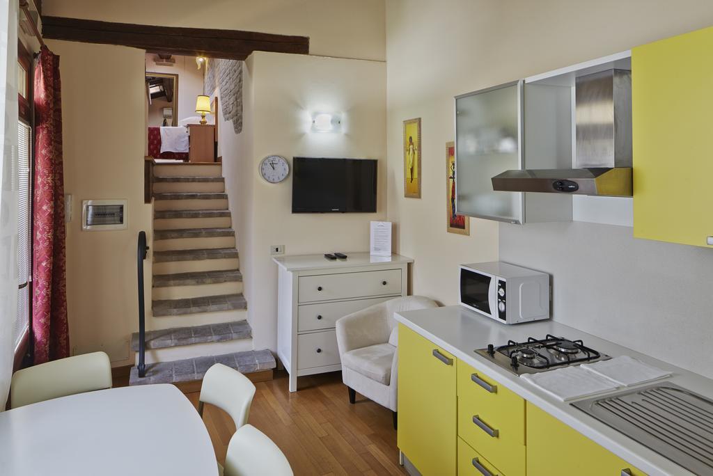 Residence Cavour 63 Ravenna Oda fotoğraf